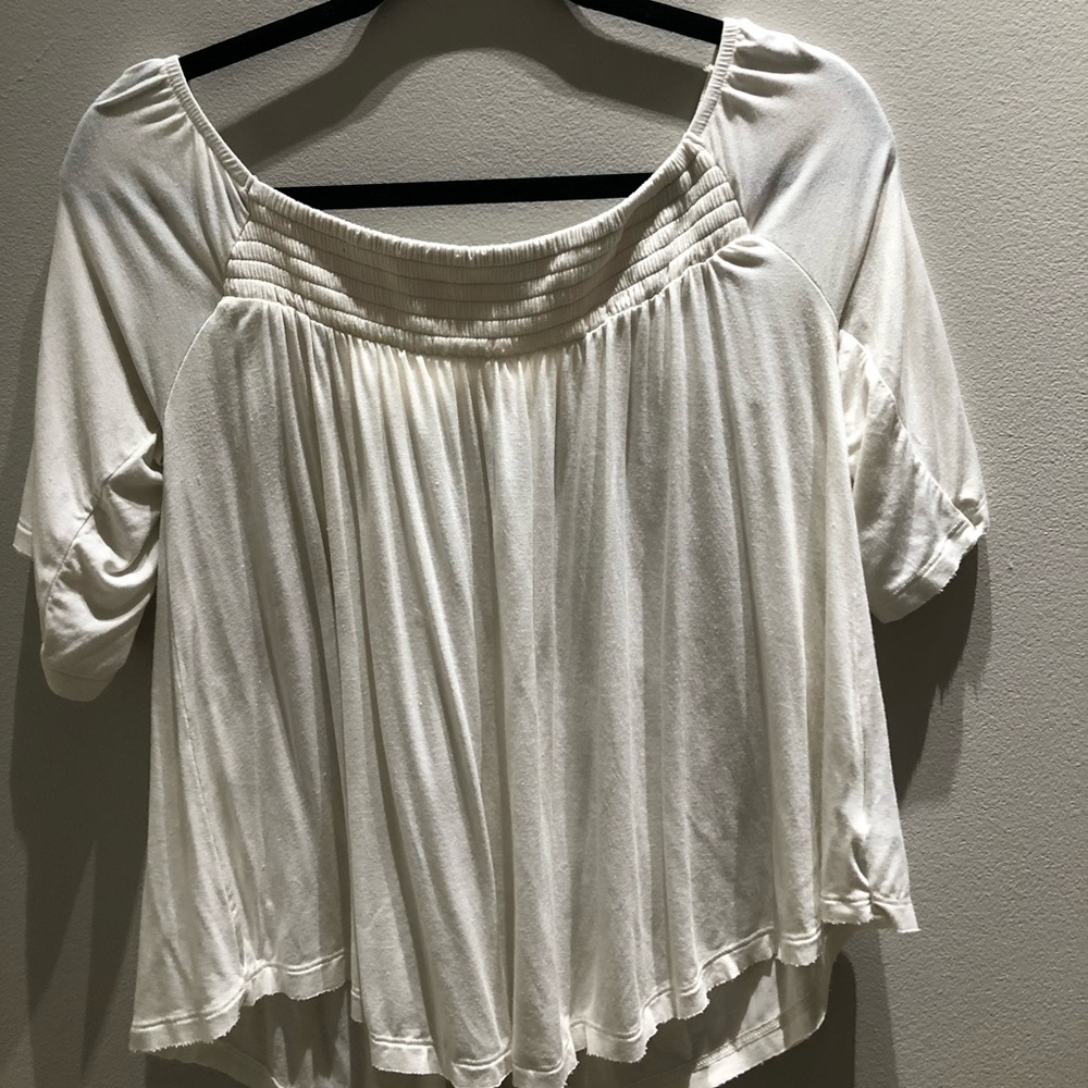 Off shoulders T-shirt